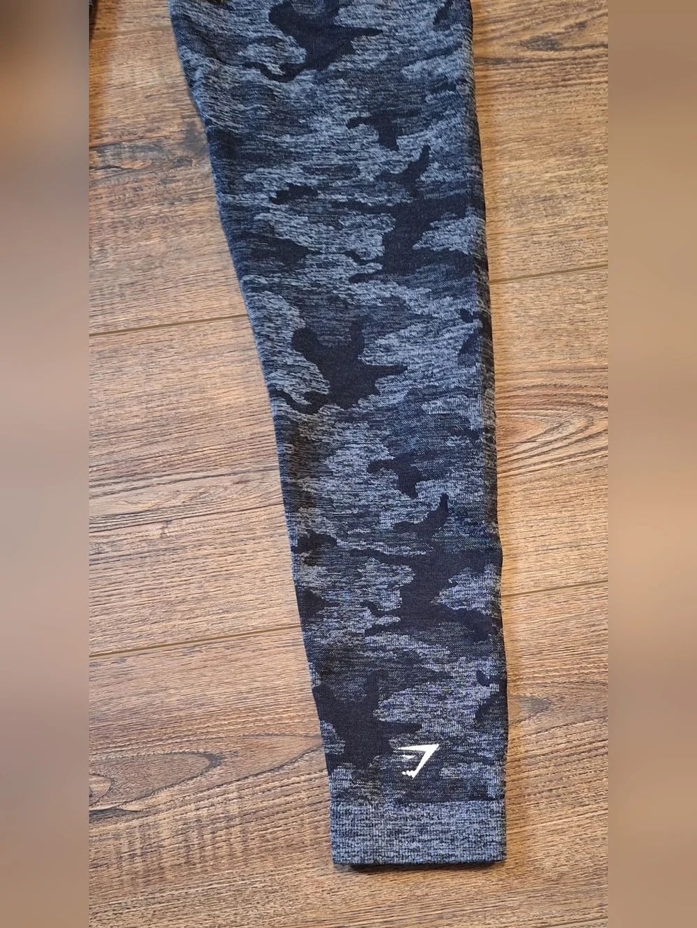 GYMSHARK Gray Camo High-Waist Stretch Leggings ☆SIZE LARGE☆ - Picture 4 of 4